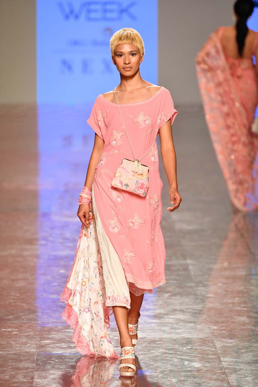 Material work Blooming dales border